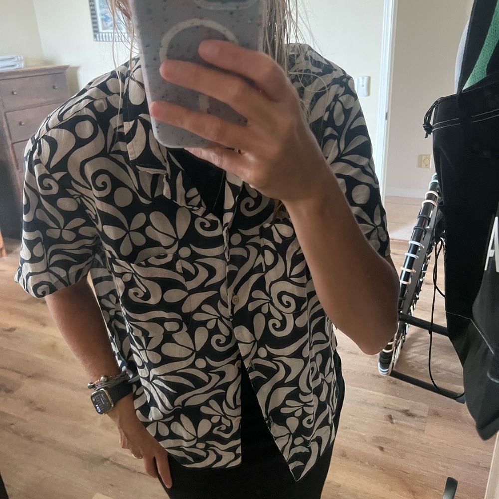 Outerknown Surf Style Patterned Button-Up Shirt O… - image 1